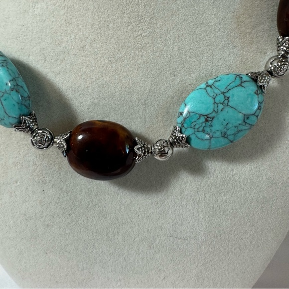 Premier Designs Faux Turquoise & Brown Glass Stone Chunky Beaded Necklace - Picture 2 of 4